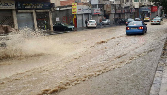 الكارثة تتجدد: ارتفاع عدد الضحايا وإجلاء الآلاف جراء السيول والأمطار في الأردن صورة رقم 9