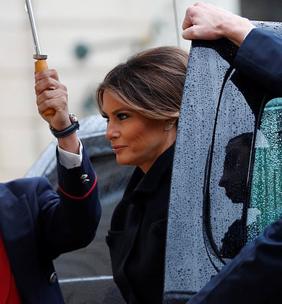 إطلالة ميلانيا ترامب اللافتة في باريس: أناقة ورقي مميز! صور صورة رقم 12