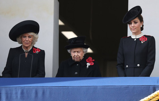 لماذا لم تقف ميغان ماركل بجانب العائلة المالكة في (يوم الذكرى)؟ صورة رقم 2