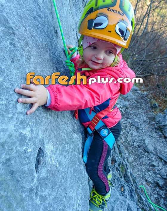  فيديو وصور متسلقة جبال تعلم أطفالها رياضة خطرة: تسلق الجبال! صورة رقم 8
