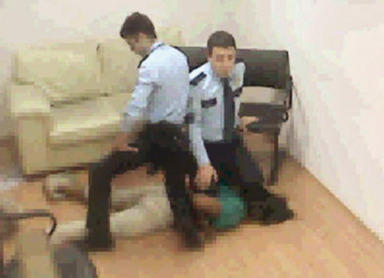 القبض على 4 ضباط شرطة أتراك اعتدوا على مسافرة أمريكية فتسببوا بوفاتها صورة رقم 6