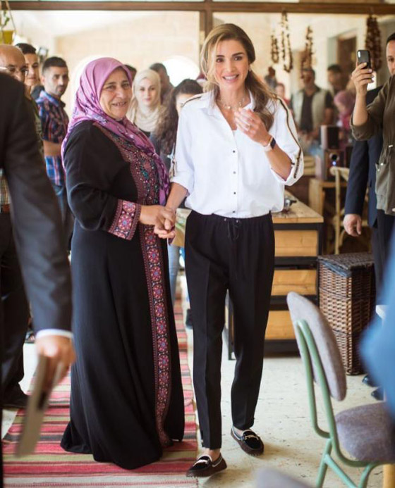 صور إطلالات الملكة رانيا بالأبيض في هذا العام صورة رقم 7