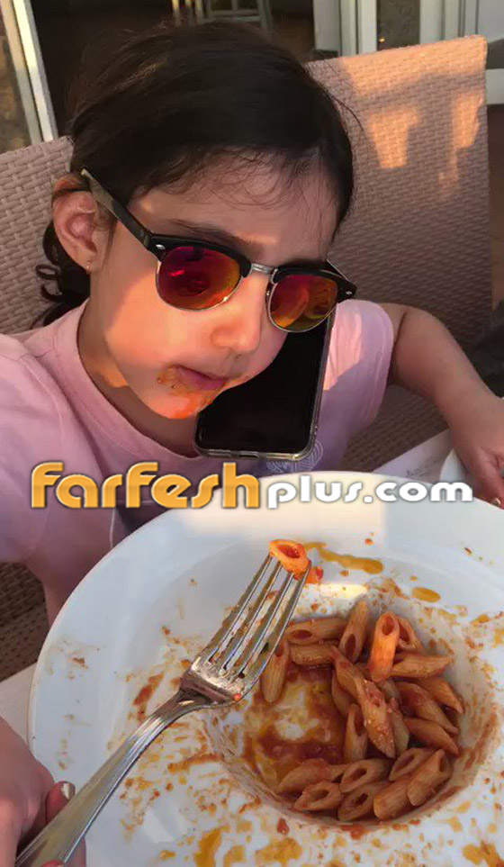 فيديو طريف: حفيدة الوليد بن طلال تتحدث بالهاتف اثناء تناولها الطعام صورة رقم 2