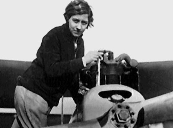 اليكم أبرز الأدوار التي لعبتها المرأة في الطيران المدني حول العالم صورة رقم 3