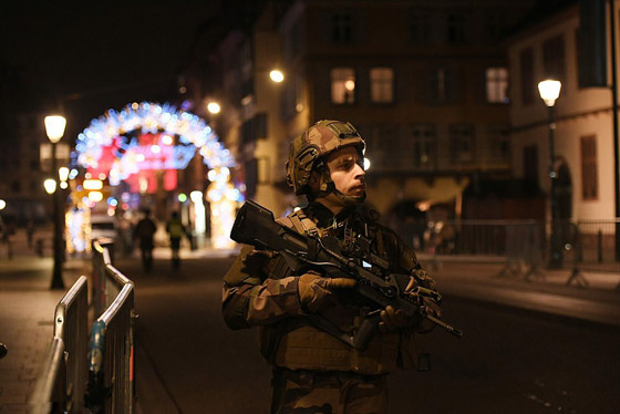 فرنسا: مقتل 3 وإصابة 12 شخصا في عملية إطلاق نار في سوق عيد الميلاد صورة رقم 26