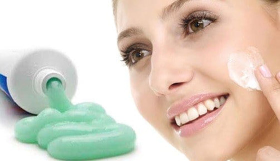 10 طرق لاستخدام معجون الأسنان لتعزيز جمال المرأة ومحاربة حب الشباب صورة رقم 3