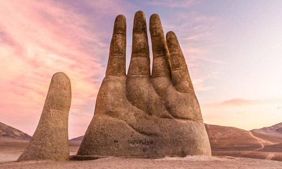 ما قصة (يد الصحراء) العملاقة التي تخرج من رمال صحراء أتاكاما؟ صورة رقم 1