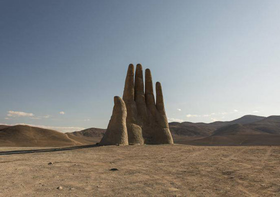 ما قصة (يد الصحراء) العملاقة التي تخرج من رمال صحراء أتاكاما؟ صورة رقم 2