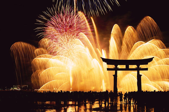 بالصور.. هكذا يحتفل اليابانيون في رأس السنة! صورة رقم 1