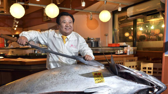 بالفيديو والصور.. بيع سمكة تونة بـ3 ملايين دولار في اليابان صورة رقم 6