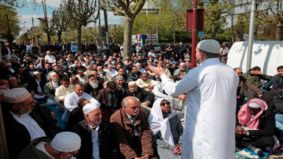 مطالبة الأزهر بمنع بناء مسجد مختلط في فرنسا.. ولا لأئمة من النساء! صورة رقم 4
