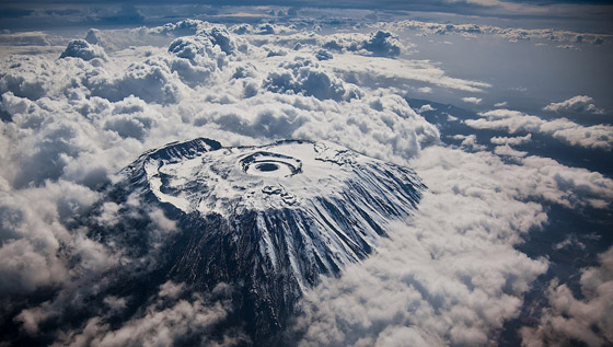 صور إعلامية أردنية تنجح في تسلّق أعلى قمة جبلية في إفريقيا!  صورة رقم 11
