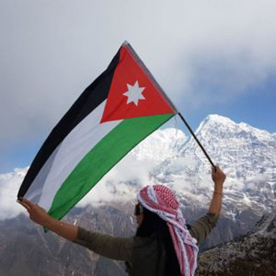 صور إعلامية أردنية تنجح في تسلّق أعلى قمة جبلية في إفريقيا!  صورة رقم 10