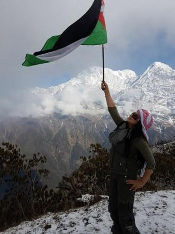 صور إعلامية أردنية تنجح في تسلّق أعلى قمة جبلية في إفريقيا!  صورة رقم 8
