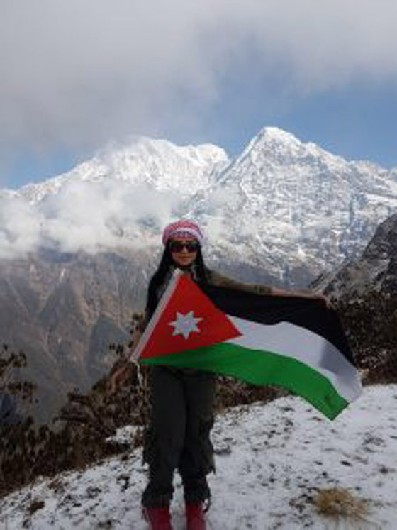 صور إعلامية أردنية تنجح في تسلّق أعلى قمة جبلية في إفريقيا!  صورة رقم 12