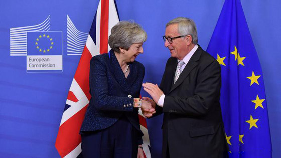 بالصور.. محطات في تاريخ العلاقة بين بريطانيا والاتحاد الأوروبي صورة رقم 22