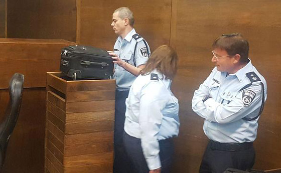 اعتقال محام إسرائيلي معروف بتهم غير اخلاقية صورة رقم 6