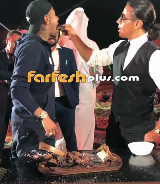 بالفيديو.. نيمار يستعرض مهاراته بالطهي مع الطباخ التركي حبيب الملح صورة رقم 7