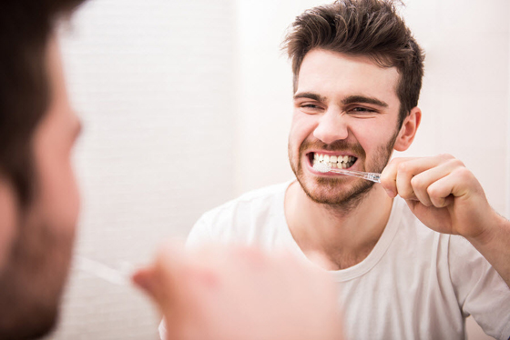 8 أطعمة عليك تنظّيف أسنانك فورا بعد أكلها... صورة رقم 10