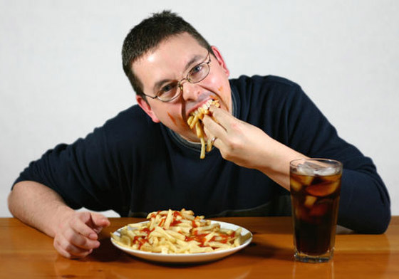 إحذروا تناول الطعام بسرعة.. قد يسبب الضرر بصحتكم صورة رقم 3
