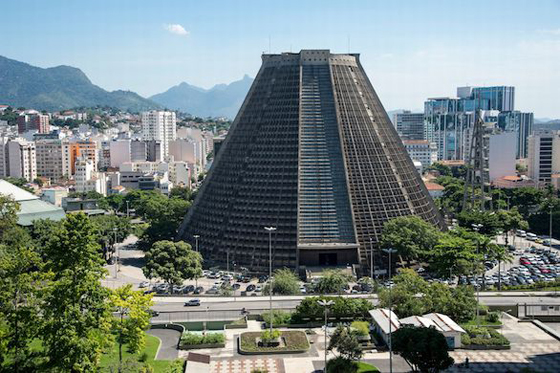 بالصور.. أبنية مدهشة جعلت من ريو دي جانيرو عاصمة العمارة صورة رقم 1