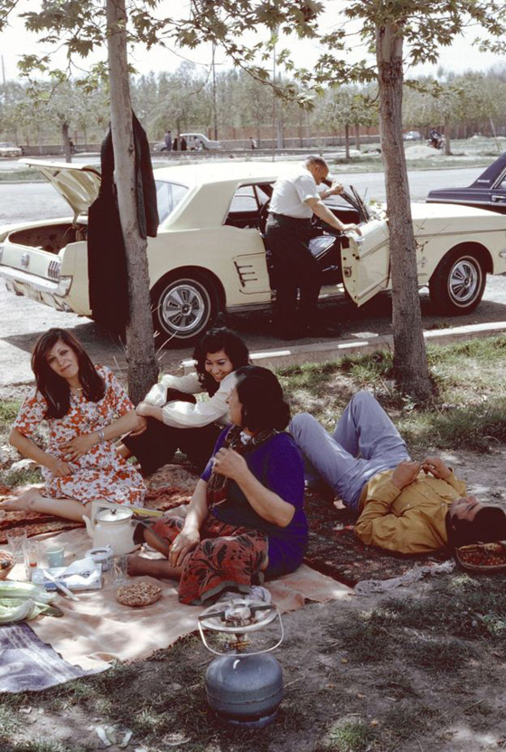 كيف كانت حياة نساء إيران قبل الثورة الإسلامية وكيف غيرت حياتهن؟ صورة رقم 3