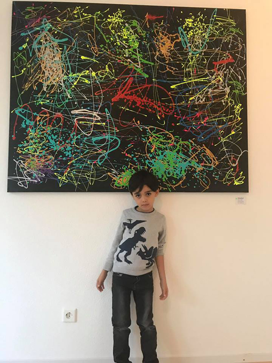 طفل معجزة (6 أعوام) يبهر عشاق الفن ويبيع اللوحة بـ1000 يورو صورة رقم 15