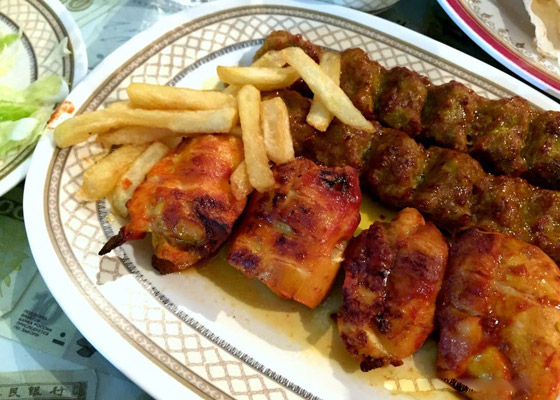 كيف سحر هذا المطعم الإيراني شديد التواضع بدبي المشاهير والعامة؟ صورة رقم 12