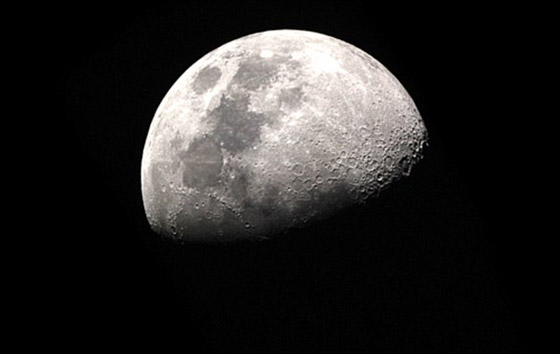 صور مذهلة للقمر بشكل لم تشاهده من قبل صورة رقم 2