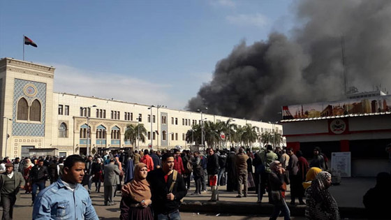 بالفيديو والصور: عشرات القتلى والجرحى بحريق في محطة قطارات القاهرة صورة رقم 9
