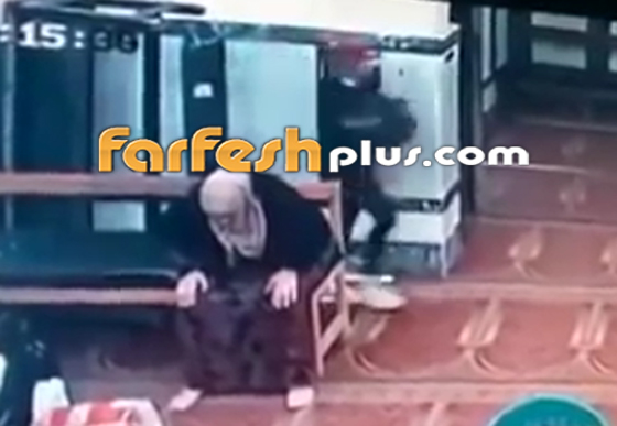 بالفيديو: حادثة غريبة في مصر: فتاتان تسرقان شنطة سيدة مسنة في مسجد! صورة رقم 7