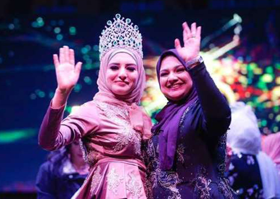 بالفيديو والصور صحفية مصرية تفوز بتاج ملكة جمال المحجبات صورة رقم 11