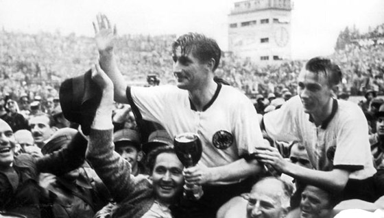 تعرفوا على لاعبين أساطير في المنتخب الألماني في تاريخ كرة القدم صورة رقم 5
