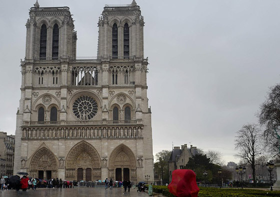 باريس: حريق يلتهم كاتدرائية نوتردام وزوج سلمى حايك يتبرع بـ113 مليون يورو صورة رقم 56