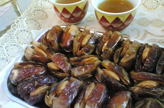 مأكولات عربية تقليدية لعيد الفصح: الخروف المحشي، المعمول والبيض الملون صورة رقم 7