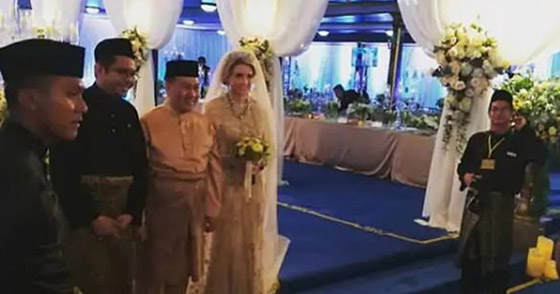 زفاف أسطوري لولي العهد الماليزي على حسناء سويدية.. صور صورة رقم 3