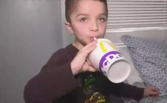 فيديو طريف: طفل جائع يتصل بالطوارئ لإحضار وجبة ماكدونالدز صورة رقم 2