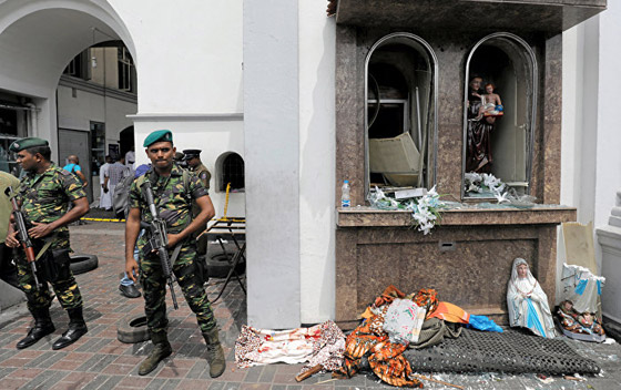 بالفيديو: لحظة دخول انتحاري سريلانكا إلى الكنيسة صورة رقم 8