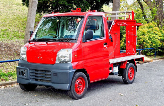 شركة يابانية تكشف عن أصغر سيارة إطفاء حرائق في العالم! فيديو صورة رقم 1