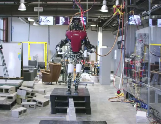 بالفيديو: ابتكار روبوت يمشي على الحبل صورة رقم 1
