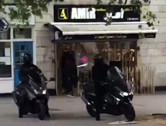 أبطال عرب يتصدون لعصابة مسلحة سرقت محل مجوهرات في لندن! فيديو صورة رقم 3