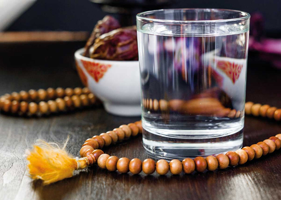  العطش في نهار رمضان: أسباب وحلول صورة رقم 1