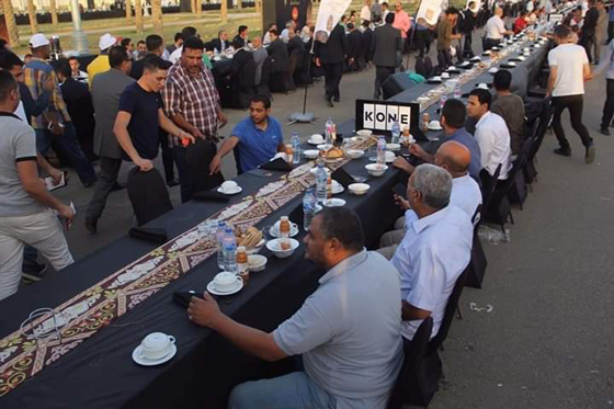 مجدداً.. مصر تدخل موسوعة غينيس بأطول مائدة لطعام الإفطار صورة رقم 12