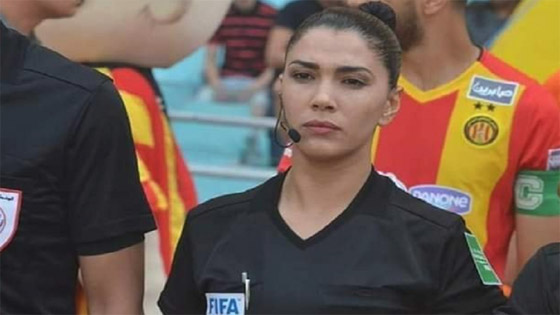  صورة رقم 1 - بالصور: أول امرأة حكم في تونس تدير مباراة كرة قدم للرجال