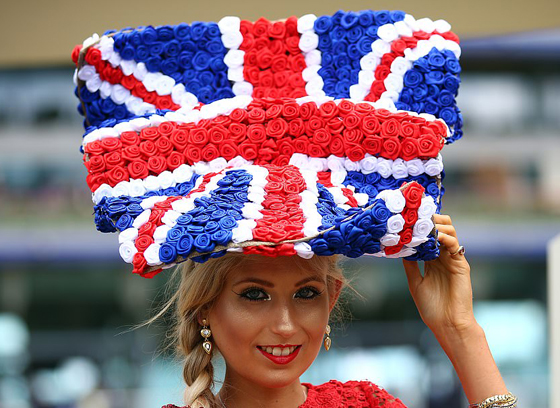 بالصور: أبرز إطلالات القبعات النسائية في سباق رويال أسكوت صورة رقم 21