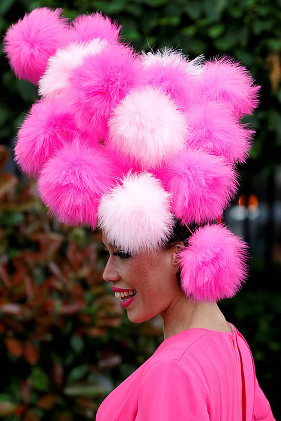 بالصور: أبرز إطلالات القبعات النسائية في سباق رويال أسكوت صورة رقم 40