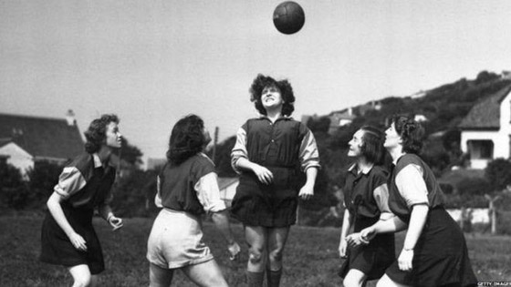 تاريخ كرة القدم النسائية المخفي وكفاح المرأة صورة رقم 2
