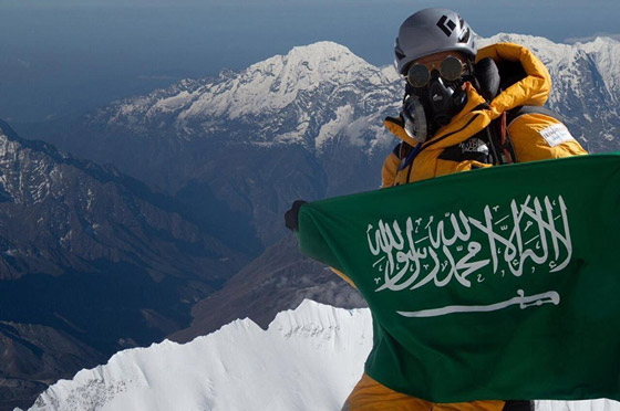 فتيات عربيات متسلقات يتسلقن جبل إفرست أعلى قمة في العالم صورة رقم 4