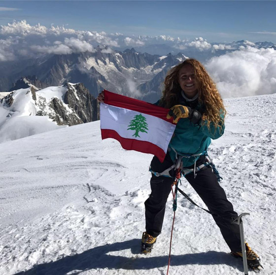 فتيات عربيات متسلقات يتسلقن جبل إفرست أعلى قمة في العالم صورة رقم 7