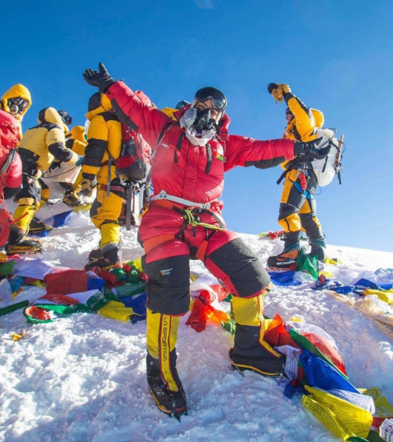فتيات عربيات متسلقات يتسلقن جبل إفرست أعلى قمة في العالم صورة رقم 11